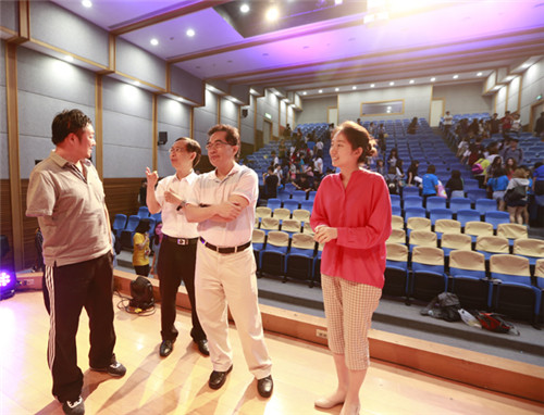 宁波大红鹰学院话剧团赴台湾三所大学交流 精彩演出赢赞誉